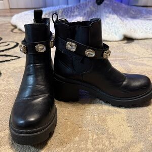 Women’s boots